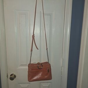 Chic Croc-Embossed Tan Crossbody Poochee Bag